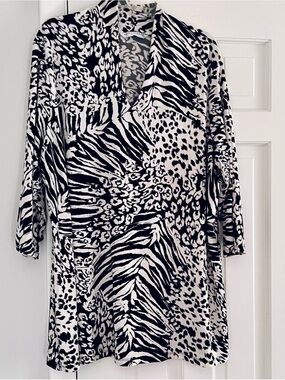 Peter Nygard V-neck Tunic top 2X